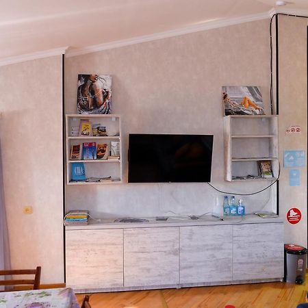Meridian Koetaisi Buitenkant foto