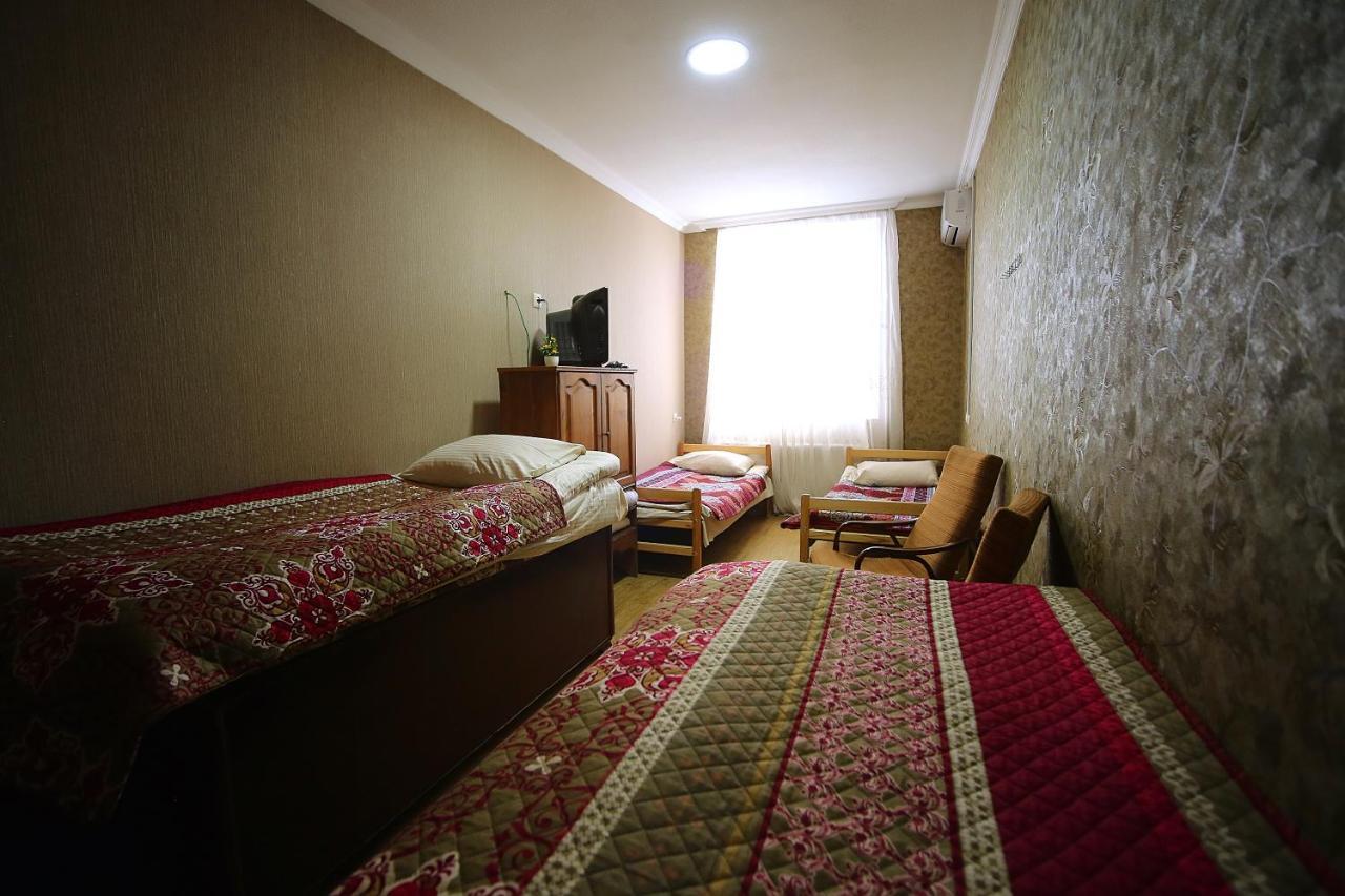 Meridian Koetaisi Buitenkant foto